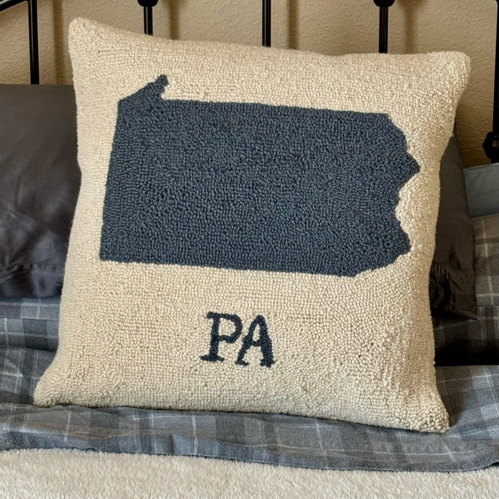Pennsylvania State Pillow.  Like new.